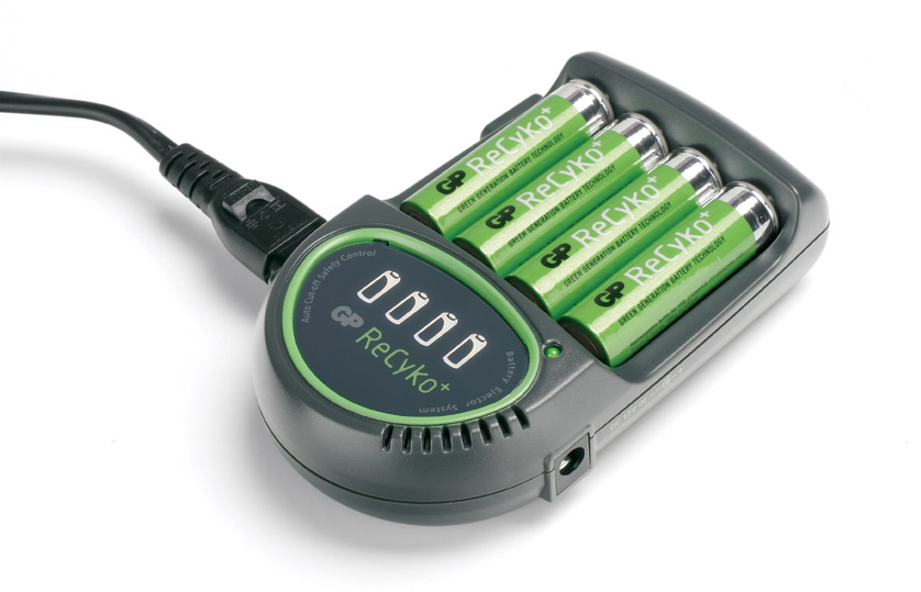 GP POWERBANK RECYKO BATTERY CHARGER For 4x AA/AAA size NiMH, with 4x AA