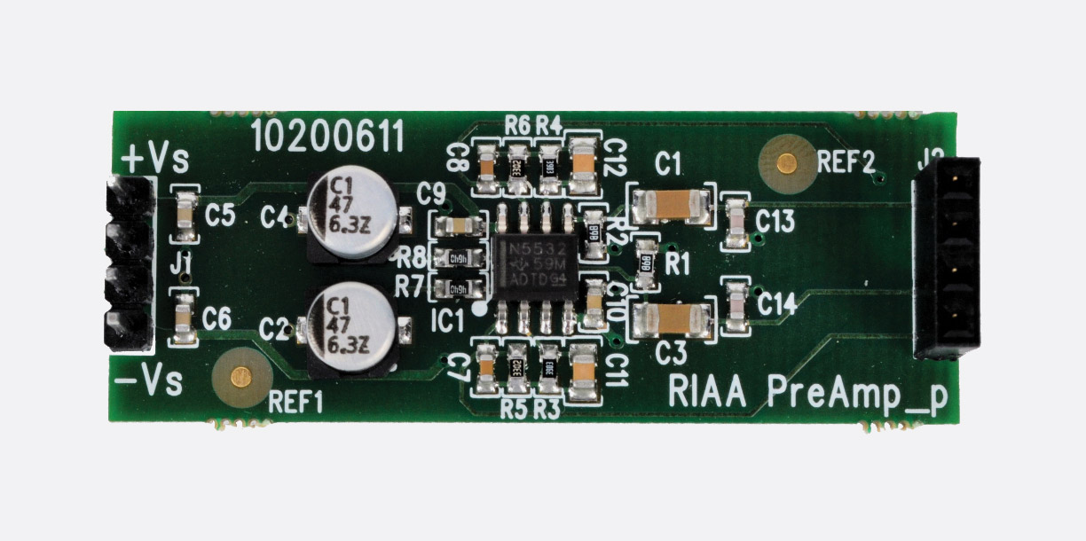 D&R AIRMATE-8-USB MIX.BROADCAST 6xentr.mic.XLR, 12xentr.stéréo RCA,  2xentr./sort.USB, 1xVoIP, 1xTELCO